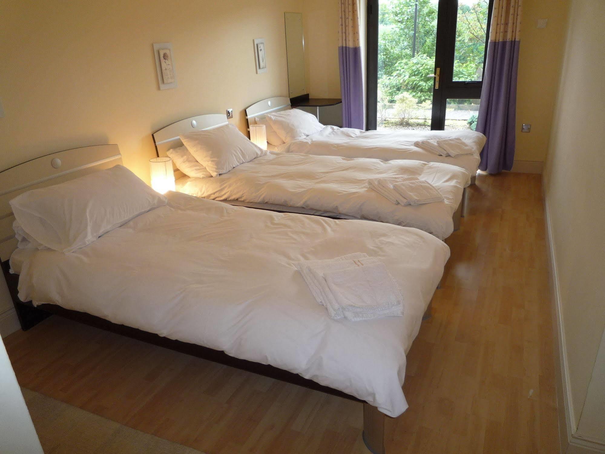 קילורגלין The Grove Lodge Guesthouse מראה חיצוני תמונה