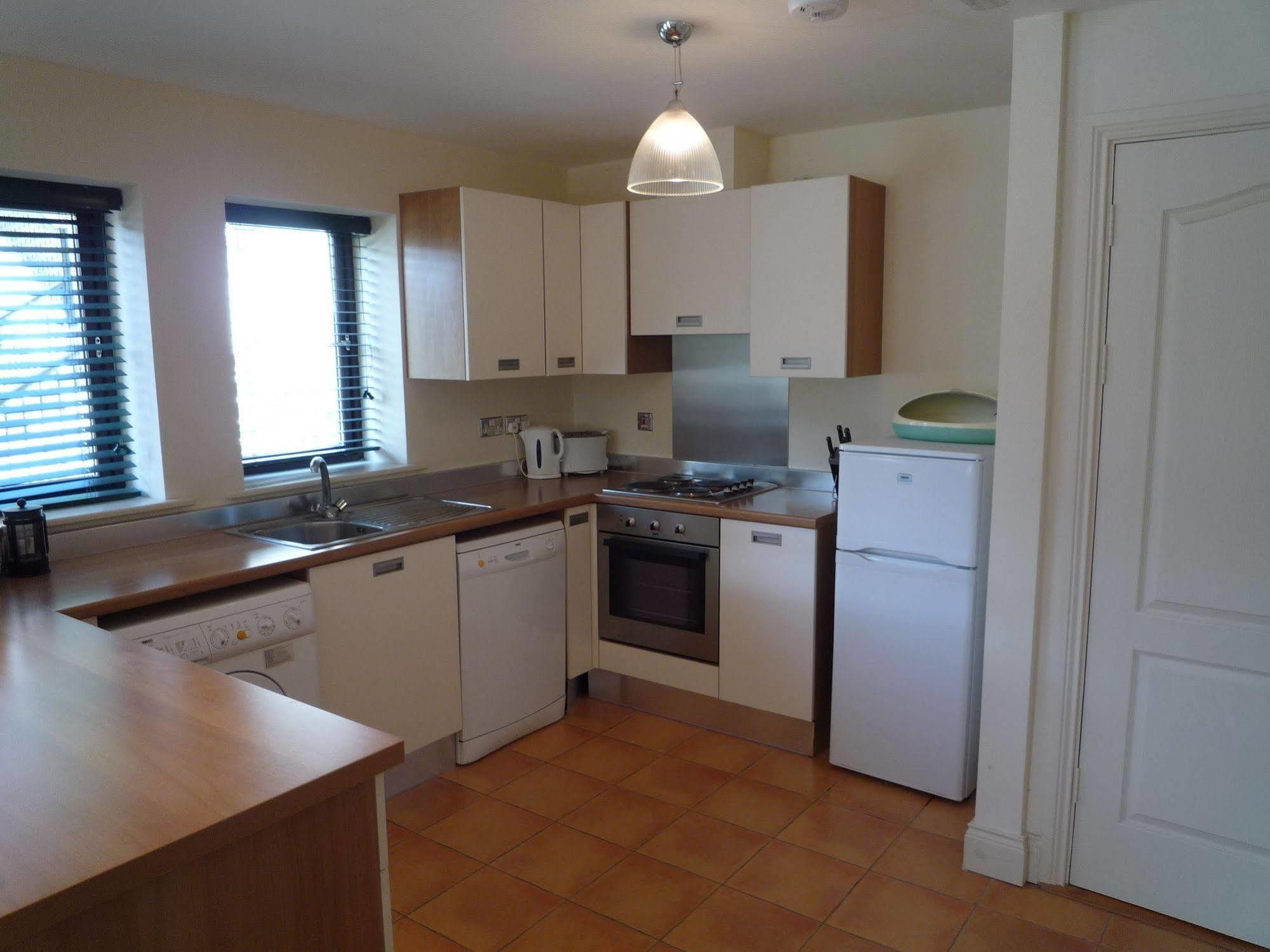 קילורגלין The Grove Lodge Guesthouse מראה חיצוני תמונה